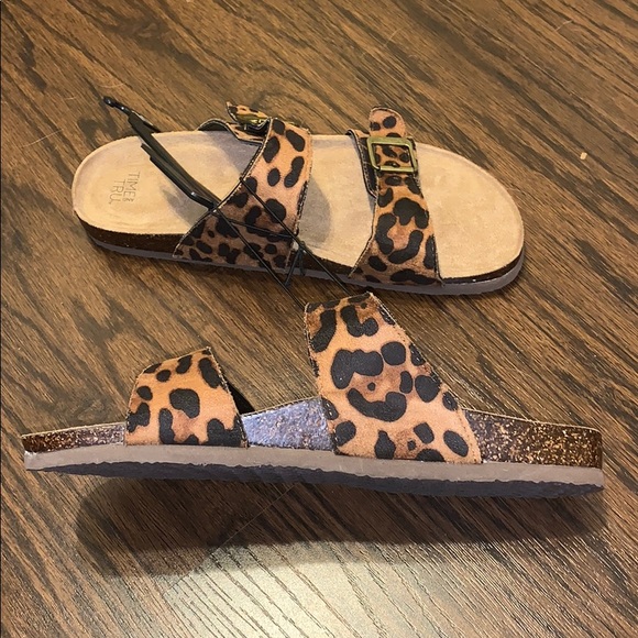 Cheetah Print Two strap Sandals - Picture 5 of 5